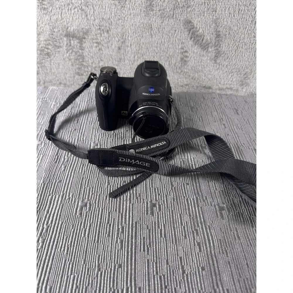 Vintage Konica Minolta Dimage Z5 5.0MP 12x Zoom Digital Bridge Camera Black